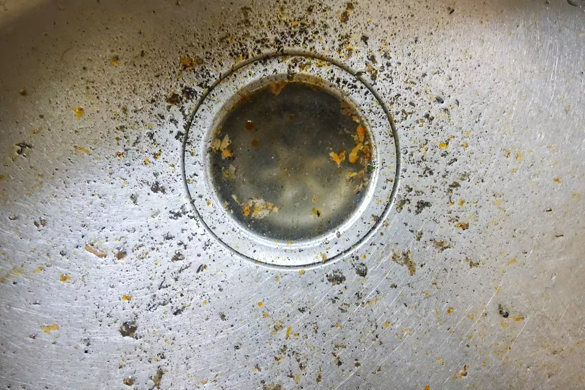 Så här rensar du avloppet med huskurer