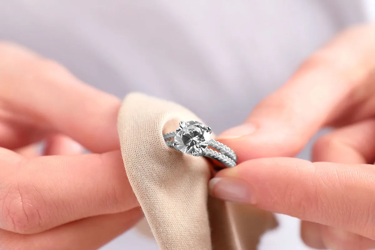 Återfå glansen på dina smycken med bikarbonat